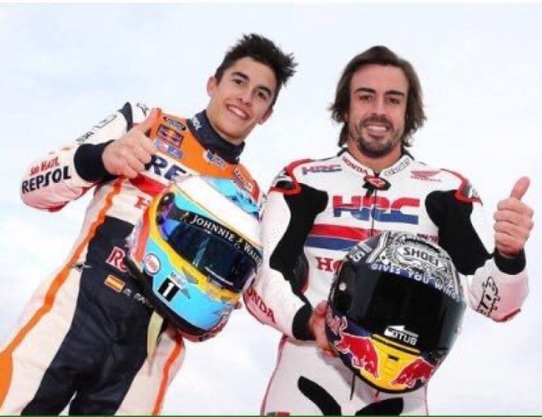 Alonso MotoGP-járgánnyal repesztett 3