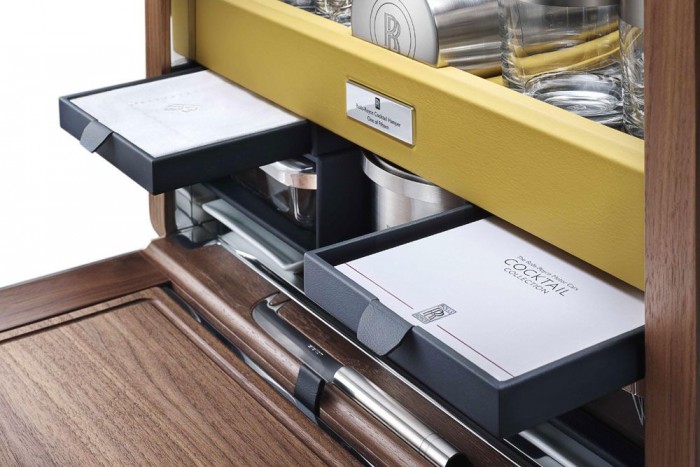 Koktéloznál az autóban? Itt a megoldás! 7 | Vezess Koktéloznál az autóban? Itt a megoldás! 7