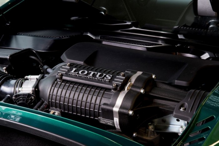 Nem gyártott még ennél sportosabb utcai modellt a Lotus 8 | Vezess Nem gyártott még ennél sportosabb utcai modellt a Lotus 8