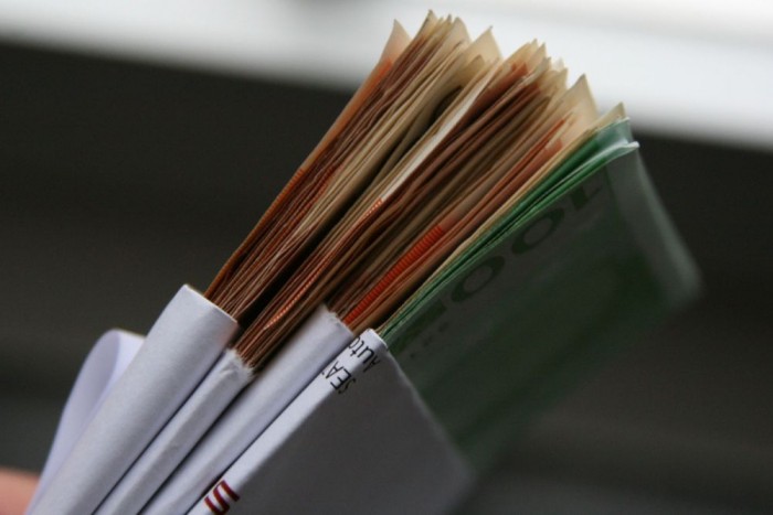 Használt autó: így megy ez mifelénk 5 Félmillió forintos értéktől ugyanaz a használt autó komplikáltabb vagyontárgy lehet, mint 455 000 forinttal