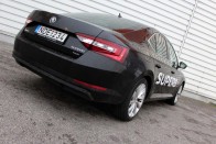 Teszt: Škoda Superb 2.0 TDI 4×4 DSG 50