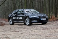 Teszt: Škoda Superb 2.0 TDI 4×4 DSG 58