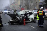 Durva halálos baleset Budapesten, lezárták az Üllőit 11