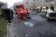 Durva halálos baleset Budapesten, lezárták az Üllőit 15