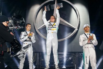 A DTM-pilóták elverték Hamiltonékat