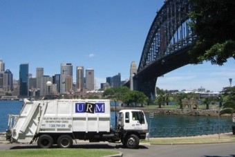 Kukásautót lopott, lépésben menekült