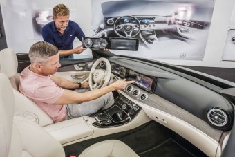 Beültünk a jövő luxusautójába