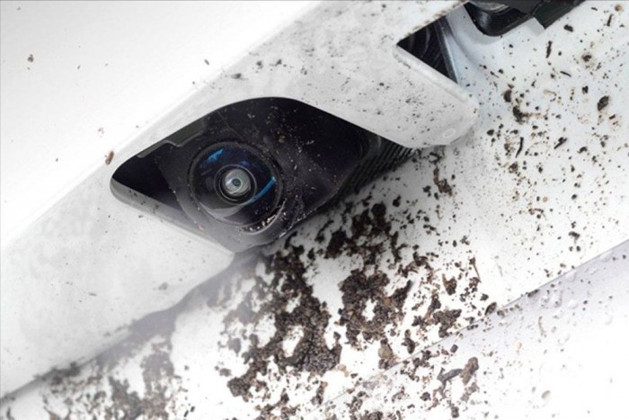 Percenként két kamerát ad el a Nissan 6