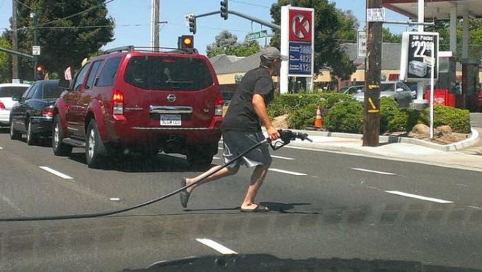 Ezt gyorsan visszaviszem, és eltűnök, mintha mi se történt volna
