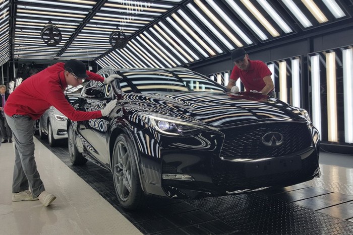 10 dolog, amit jó tudnod az Infinitiről 3
3.- A sunderlandi gyárban készül a Nissan Quashqai, a Note, a Juke és az elektromos Leaf. December 3-tól pedig már hivatalosan is az Infiniti Q30 és QX30. A gyár 1986-os fennállása óta több mint 8 millió autó gurított ki az utakra.