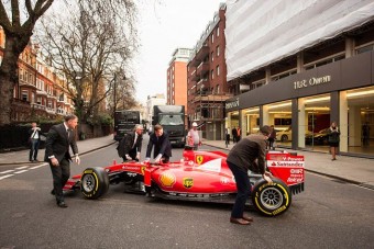 F1: Valaki megkapta ajándékba Vettel idei Ferrariját