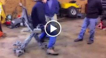 Ezt a karácsonyi ajándékot érdemelné minden autószerelő