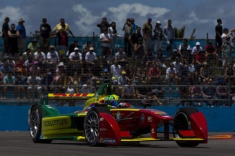 Összecsaptak a volt Forma-1-es versenyzők