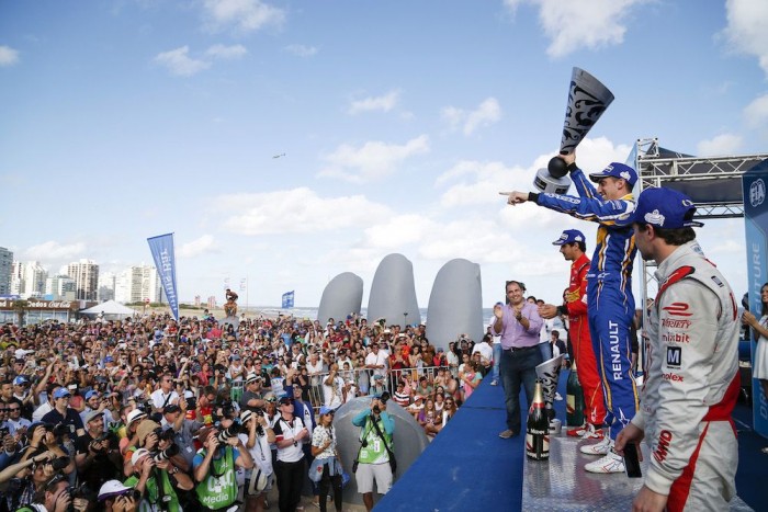 Összecsaptak a volt Forma-1-es versenyzők 2 | Vezess A Forma-1-ben nem jutott fel a csúcsra a még mindig nagyon fiatal Buemi