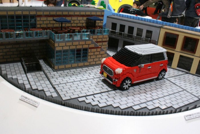 Nem lesz olcsó népautó a legújabb Suzuki 1 Rengeteg városi kisautó nyüzsög Japánban. A Tokiói Autókiállításon látott Lego épp egy Daihatsut ábrázol, de a belpiacos kategória királya a Suzuki