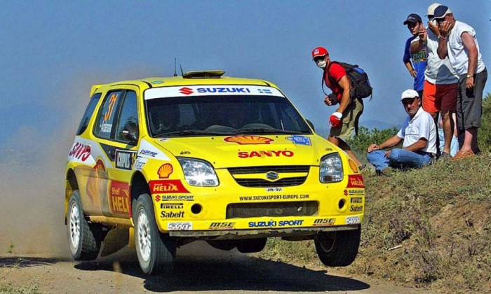 2004-ben junior ralivilágbajnok lett Per-Gunnnar Andersson és Jonas Andersson az elöl hajtó Ignis JWRC-vel