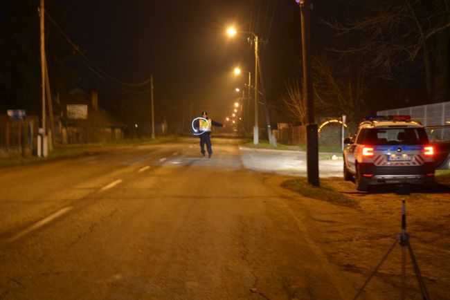 Szándékosan el akartak ütni egy rendőrt Győr mellett