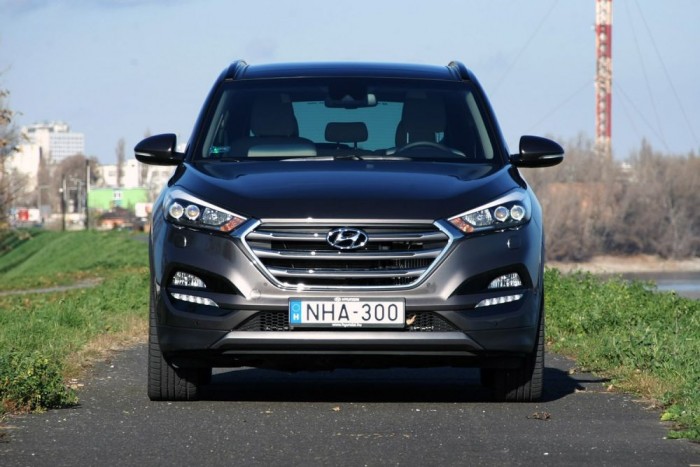Teszt: Hyundai Tucson 2.0 CRDi 185 LE Executive 8 | Vezess Masszív, férfias megjelenést kapott a Tucson
