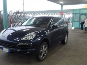 Luxusautóra csaptak le a vámosok