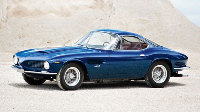Használt autók elképesztő árakon 6 1962 Ferrari 250 GT Speciale, Bertone – 16,5 millió dollár - 4,7 milliárd forint. Ferrari ez is. Már az ötödik a sorban. Nuccio Bertone nevéhez számos különleges modell kapcsolódik, de elég kevés Ferrari. Na, ez most pont kivétel. Méghozzá annyira, hogy nemcsak hogy ő tervezte, hanem neki is készült ez a cápaorrú, inkább érdekes, mint szép autó.