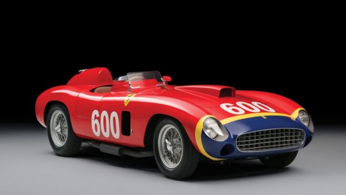 Használt autók elképesztő árakon 2 1956 Ferrari 290 MM - Az idei toplista élén áll ez a modell, amely 28 millió dollárért, 7,98 milliárd forintért kelt el. A 0626-os számú, és egyike az összesen épített négy darabnak. Az autó a legendás Juan Manuel Fangio részére készült, és a Mille Miglia-n indult. 28 millió dolláros árával minden idők legdrágábban elárverezett autója, csupán egy tavaly eladott másik Ferrari, - 250 GTO, 38 millió dollár – illetve egy 2013-ban eladott, szintén Fangio-hoz köthető Mercedes W196 – 29,6 millió dollár – előzi meg.