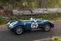 1953 Jaguar C-Type – 13,2 millió dollár - 3,79 milliárd forint. Ez a Jaguar is elég ritka, összesen 3 darab készült belőle. Ezzel az árral ő a legértékesebb Jaguar