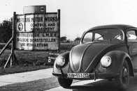 1945-ben, karácsony elmúltával kezdődött a Volkswagen Bogár tényleges sorozatgyártása. 21 millió darabig jutott a Typ1