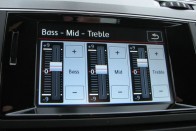 A csúszkás megoldás logikus és ritkán kihasznált lehetősége az érintőképernyőnek az autóiparban