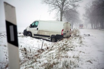 Kiderült, mennyivel több a baleset, ha esik a hó