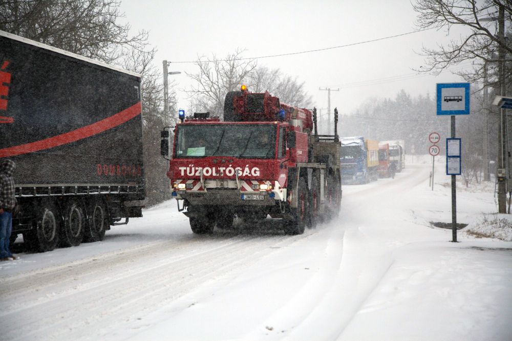 Kiderült, mennyivel több a baleset, ha esik a hó 10