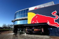 F1: Ilyen a Red Bull vadonatúj logója 76
