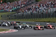F1: Hamilton egy marslakó miatt bénázott Mogyoródon 98