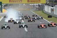 F1: Hamilton egy marslakó miatt bénázott Mogyoródon 101