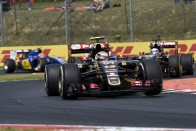 F1: Hamilton egy marslakó miatt bénázott Mogyoródon 105