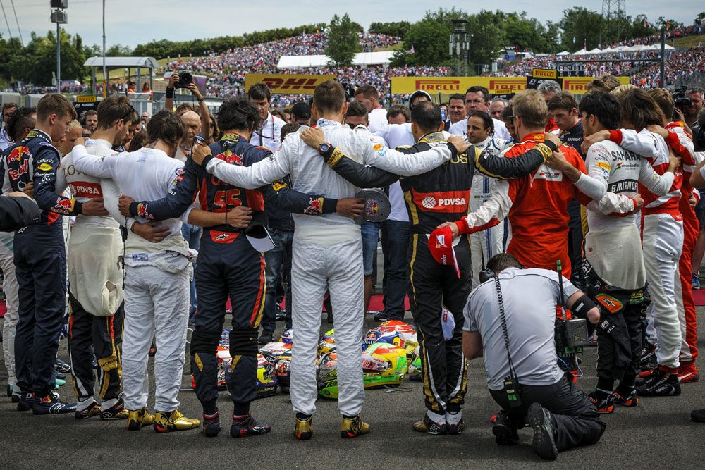 F1: Hamilton egy marslakó miatt bénázott Mogyoródon 30