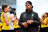 F1: Hamilton egy marslakó miatt bénázott Mogyoródon 146