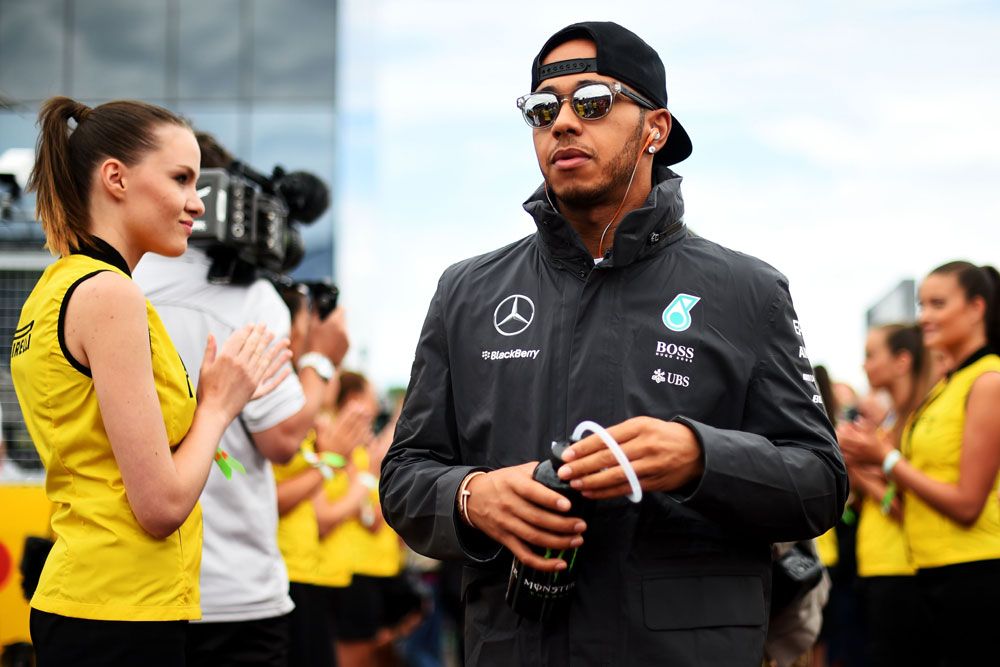 F1: Hamilton egy marslakó miatt bénázott Mogyoródon 69