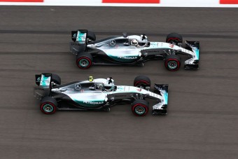 F1: A Mercedes komolyan fél 2016-tól