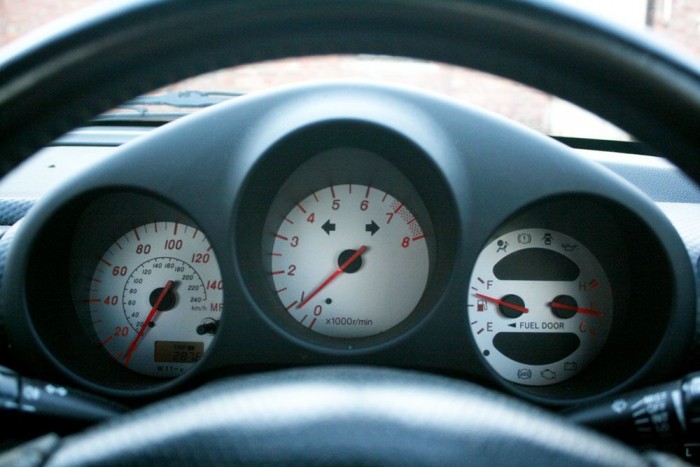 Használt autó: amit ne hagyj ki 2016-ban! 10 | Vezess Nem Japánból jött, hanem angliai autó ez a jobbkormányos MR2 Roadster