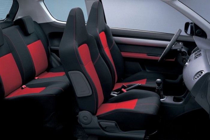 Használt autó: amit ne hagyj ki 2016-ban! 18 | Vezess Megkophat a huzat a ki-beszállástól a sportülések oldaltámaszán