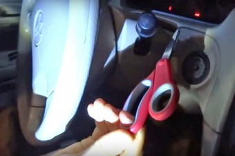 Ollóval akart kocsit lopni a debreceni tini