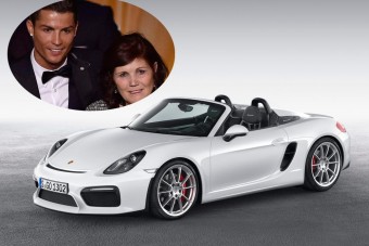 Porschét vett anyukájának Ronaldo