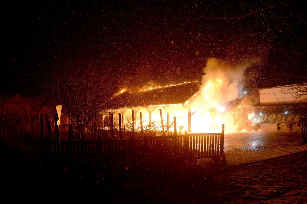 Négy autó lángolt Szekszárdon – fotók 3