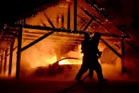 Négy autó lángolt Szekszárdon – fotók 15