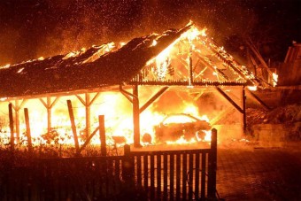 Négy autó lángolt Szekszárdon - fotók