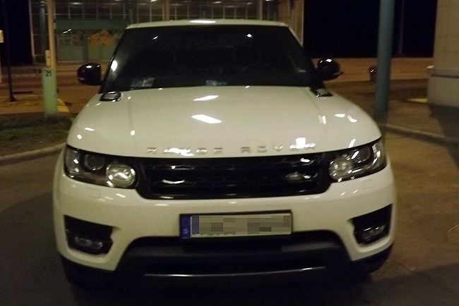 Húszmilliós luxusautót fogtak a magyar határőrök