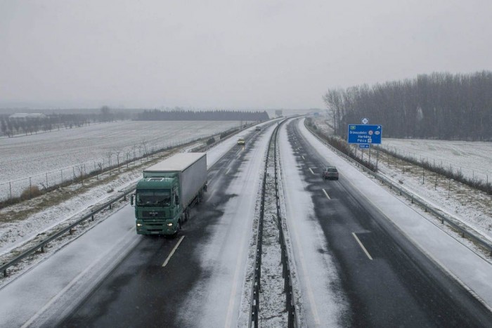 Dugók, elakadt kamionok Pest megyében 6