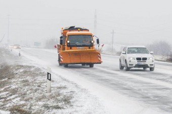 Dugók, elakadt kamionok Pest megyében