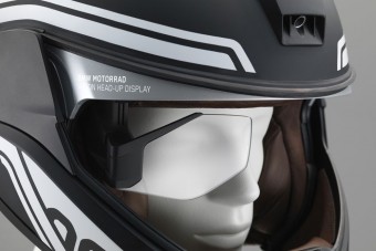 Mindentudó bukósisakon dolgozik a BMW