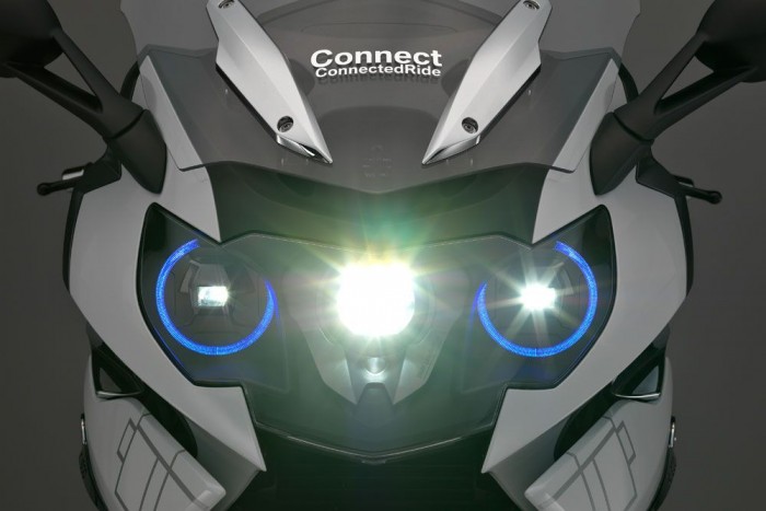 Mindentudó bukósisakon dolgozik a BMW 6